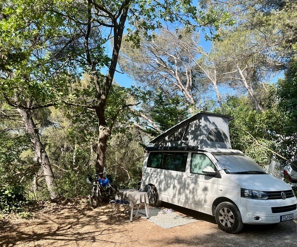 emplacement-camping-car-aix-2